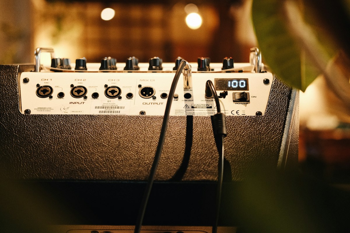 Audio Interface Profesional untuk Studio Recording
